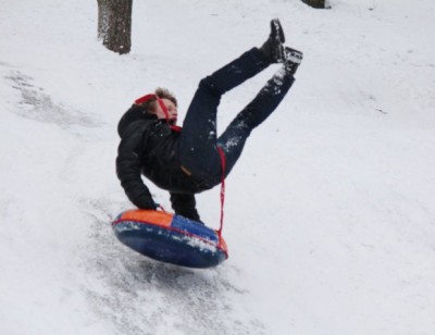 Советы от спасателей. Безопасность при катании на тюбинге (ватрушке)