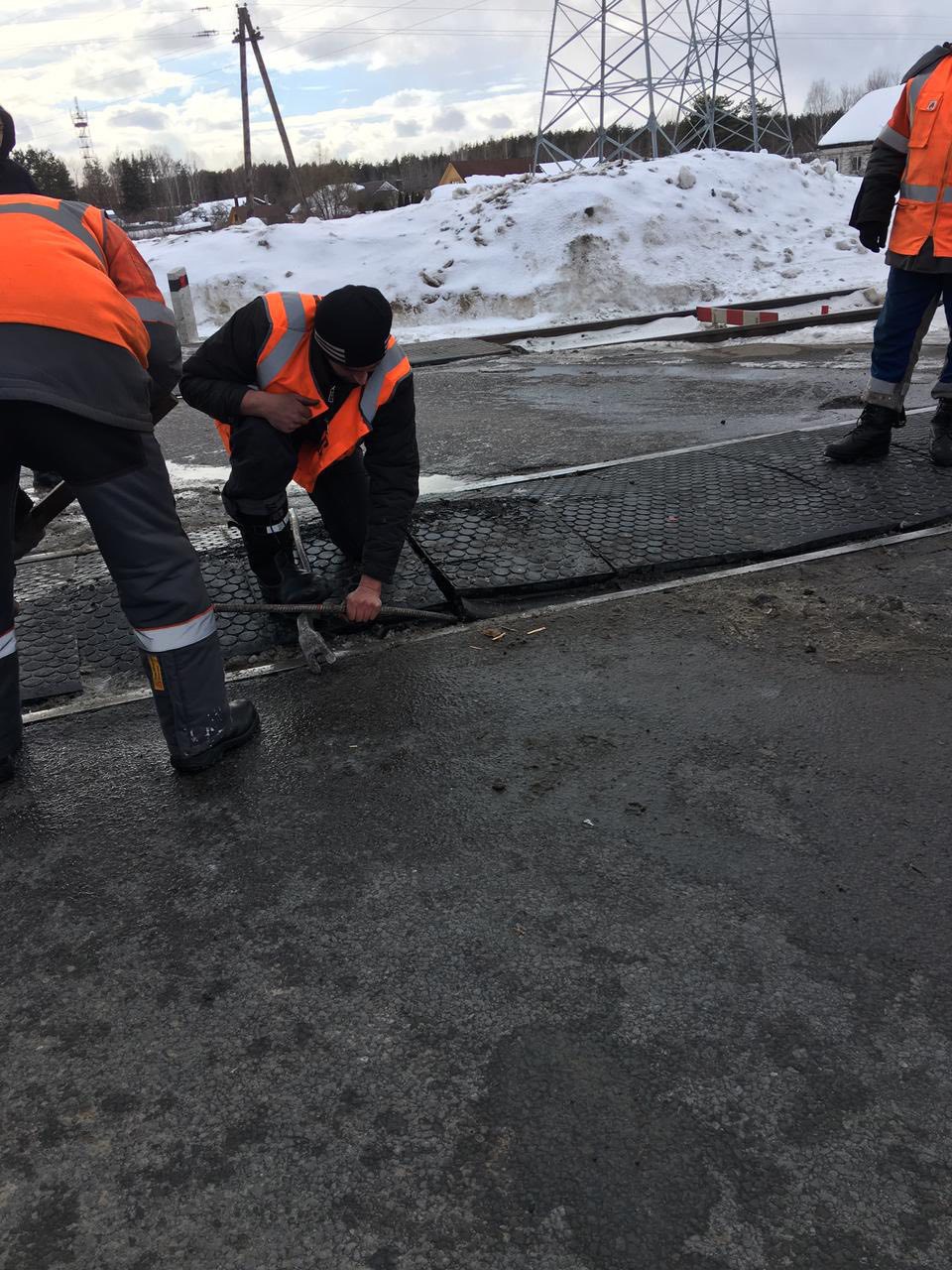 Внимание! Переезд в п. Лукино закрыт в связи с ремонтными работами на железнодорожных путях